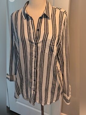 Lucky linen top